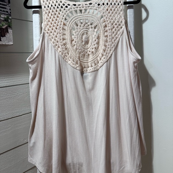 Torrid Cream Asymmetrical Sleeveless Tank size 2 (2X) - Picture 2 of 5